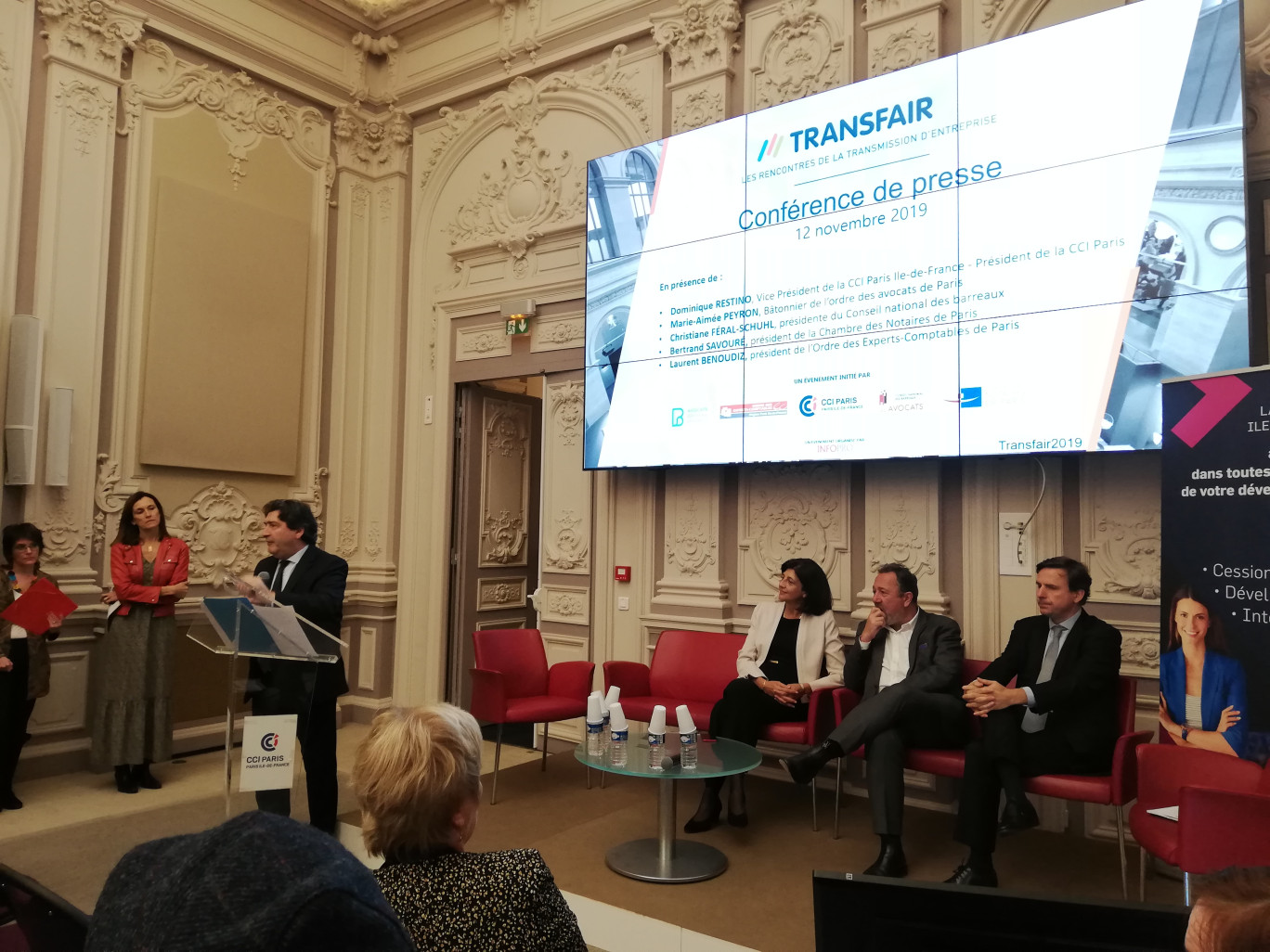 De gauche à droite : Dominique Restino, président de la CCI Paris, Christiane Féral-Schuhl, présidente du Conseil national des barreaux, Laurent Benoudiz, président de l'Ordre des experts-comptables de Paris, Bertrand Savouré, président de la Chambre des notaires de Paris.