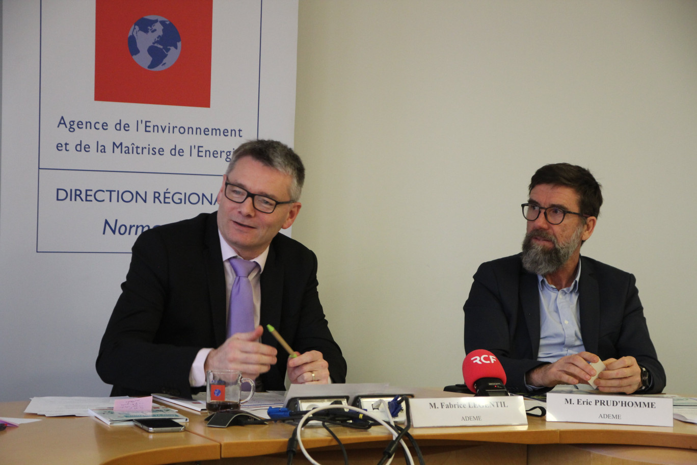 Crédits BD Aletheia Press, « Fabrice Legentil et Eric Prud’homme, directeur régional et directeur délégué de l’Ademe. »