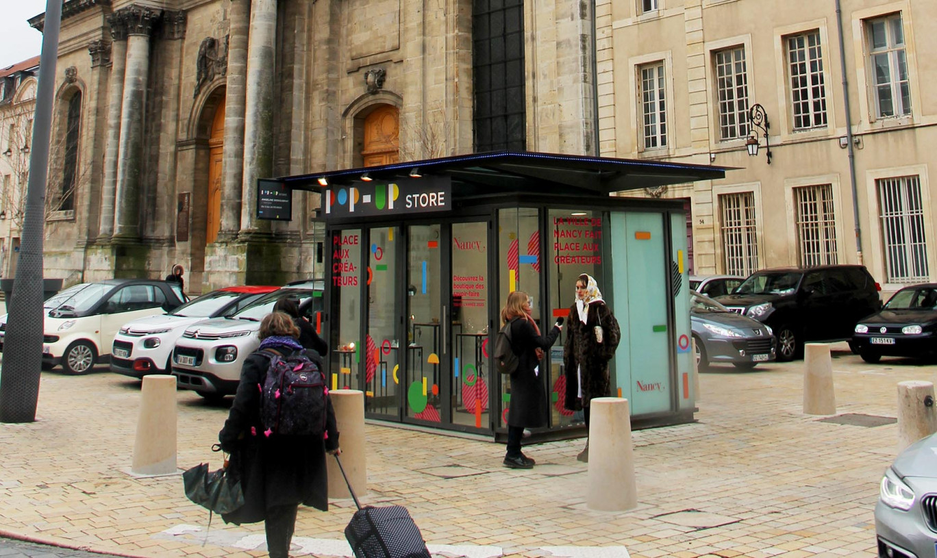Angéline Dissoubray, souffleuse de verre, est la première locataire (jusqu’au 24 février) du Pop-Up Store de Nancy.