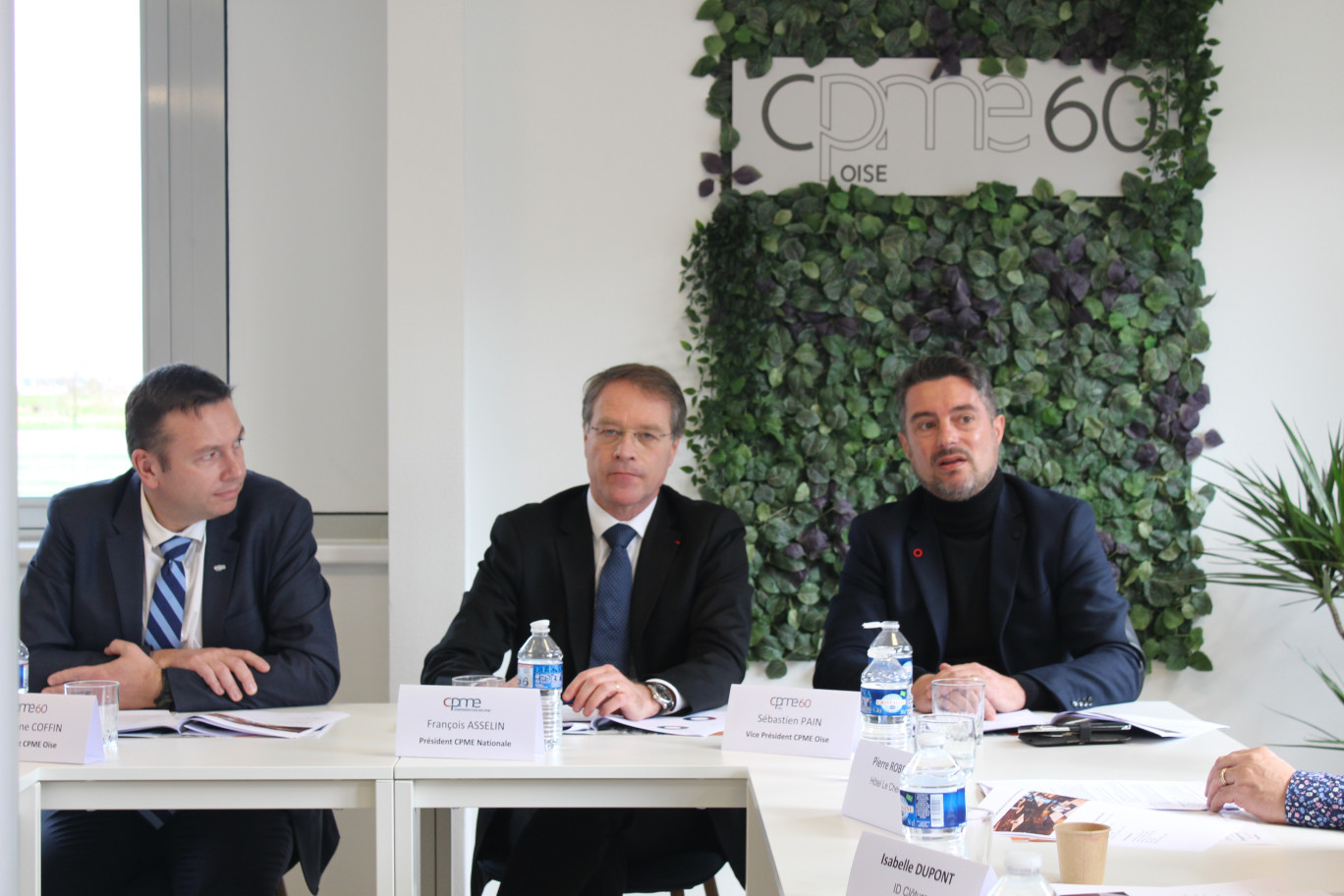 François Asselin, au centre, entouré de Stéphane Coffin (à g.) et Sébastien Pain, vice-président de la CPME Oise (à d.).