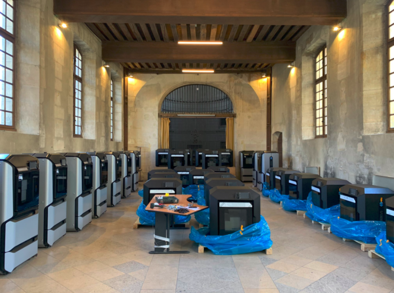 L'abbaye de Port Royal (hôpital Cochin, Paris) transformée en usine d'impression 3D. © Bone3D