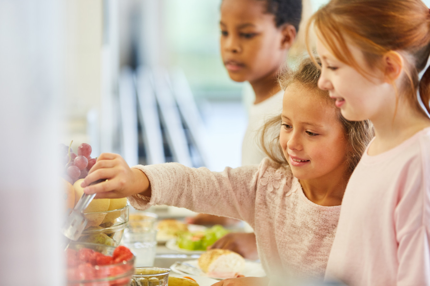 Beauvais : la cantine scolaire passe au bio et au local