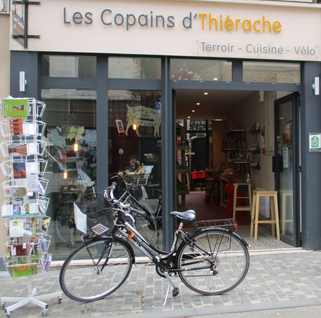 Depuis quatre ans, touristes et habitants du cru trouvent dans la boutique située au centre-ville des produits locaux ou bio.