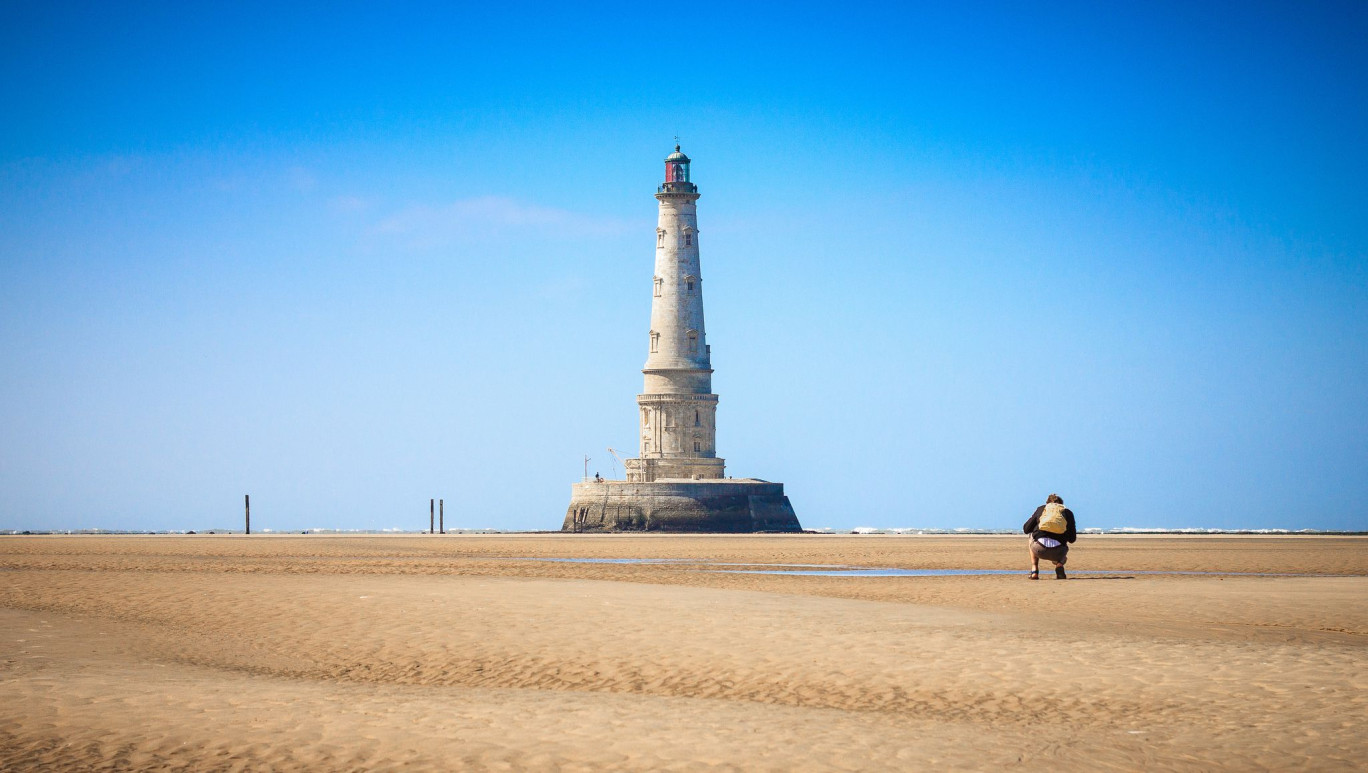 Vieux de 400 ans, le phare nécessite un entretien régulier pour conserver sa prestance et son intégrité.