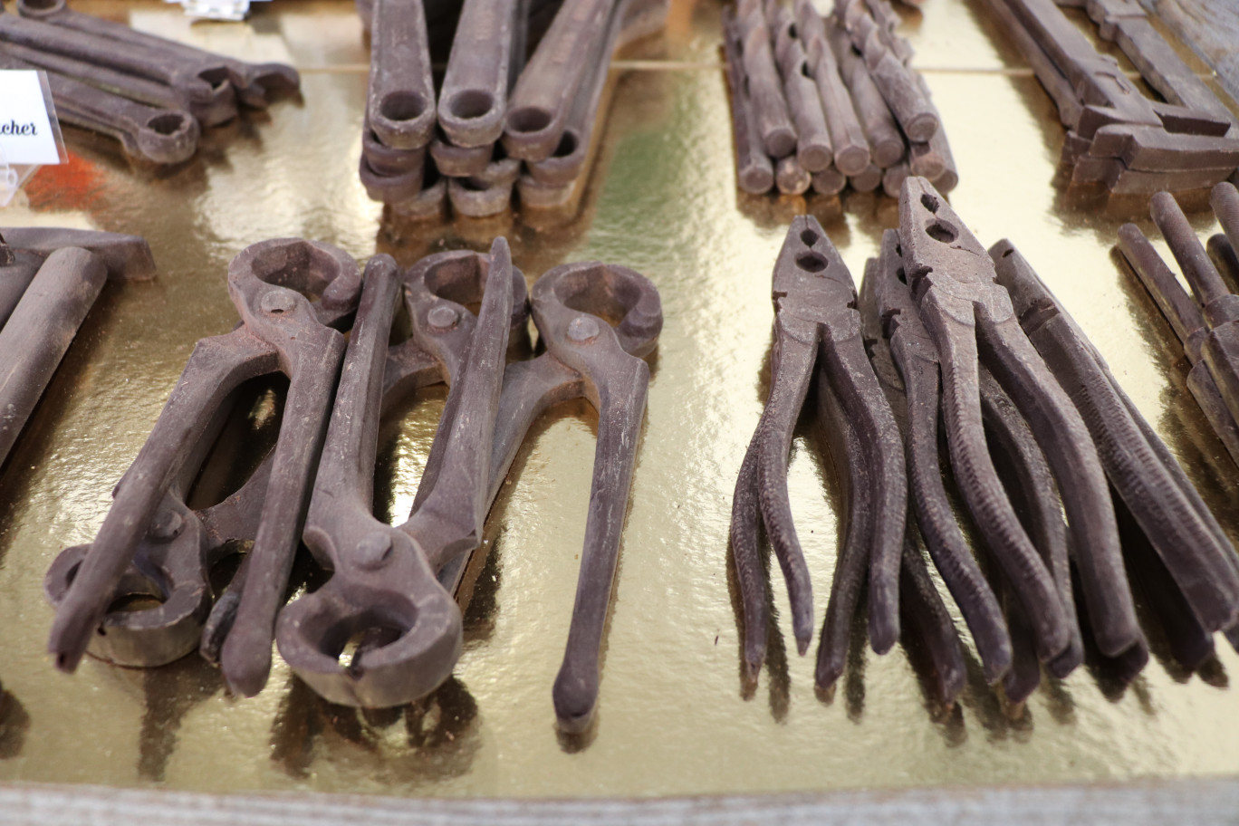 Des outils en chocolat.