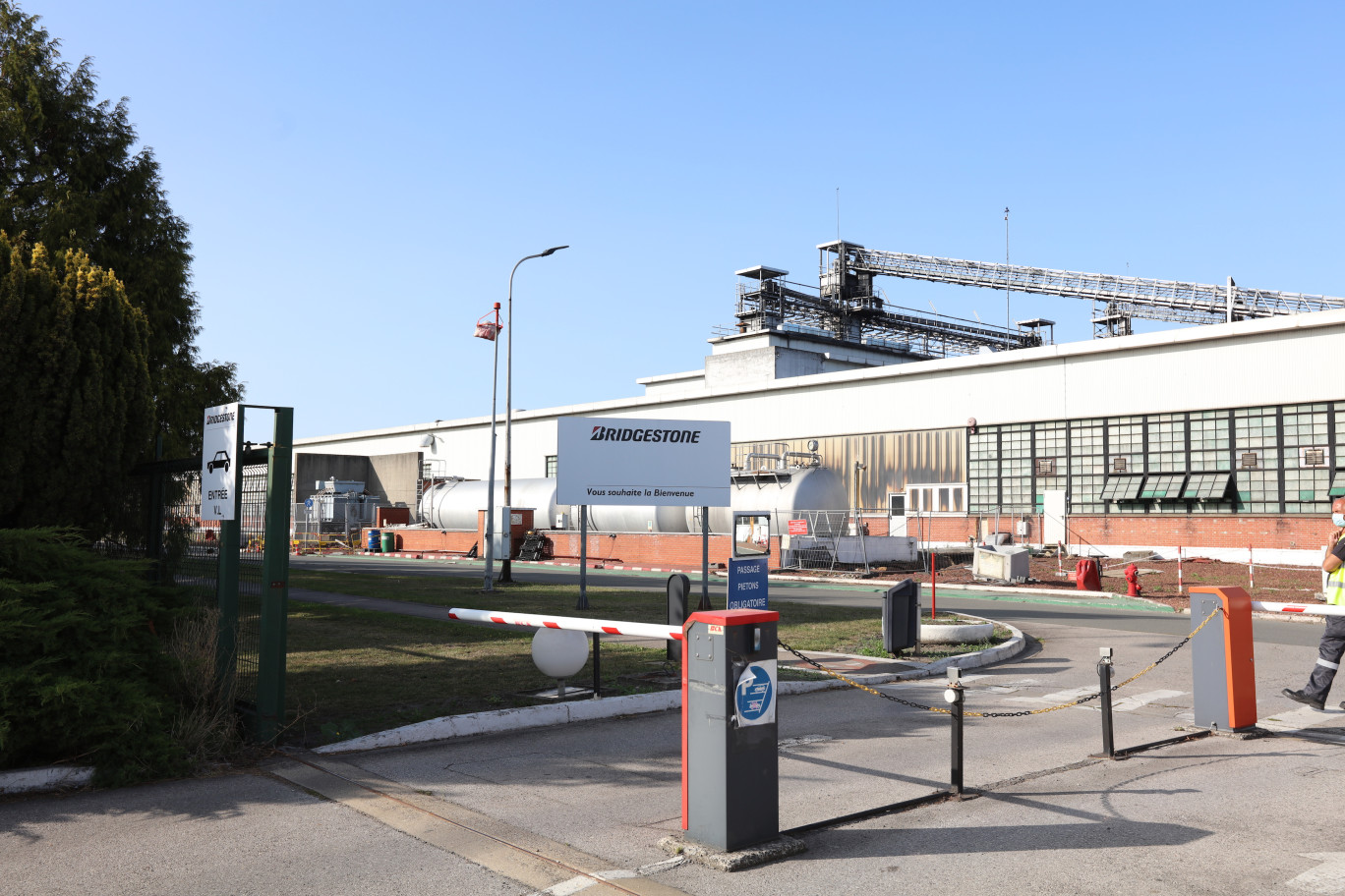 L’usine de Béthune a ouvert ses portes en 1961, elle produit des pneumatiques de petite taille en continu 24h sur 24.