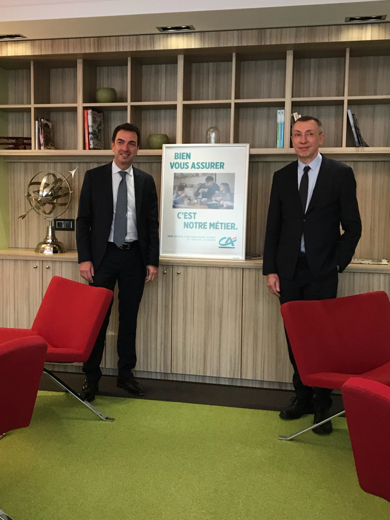 © Crédit Agricole
Pour annoncer la création de l’unité de gestion de sinistres à Dijon, Emmanuel Vey, directeur dénéral Crédit Agricole Champagne-Bourgogne (à gauche) et Thierry Langreney, directeur général adjoint de Crédit Agricole Assurances et directeur général de Pacifica avaient fait le déplacement.