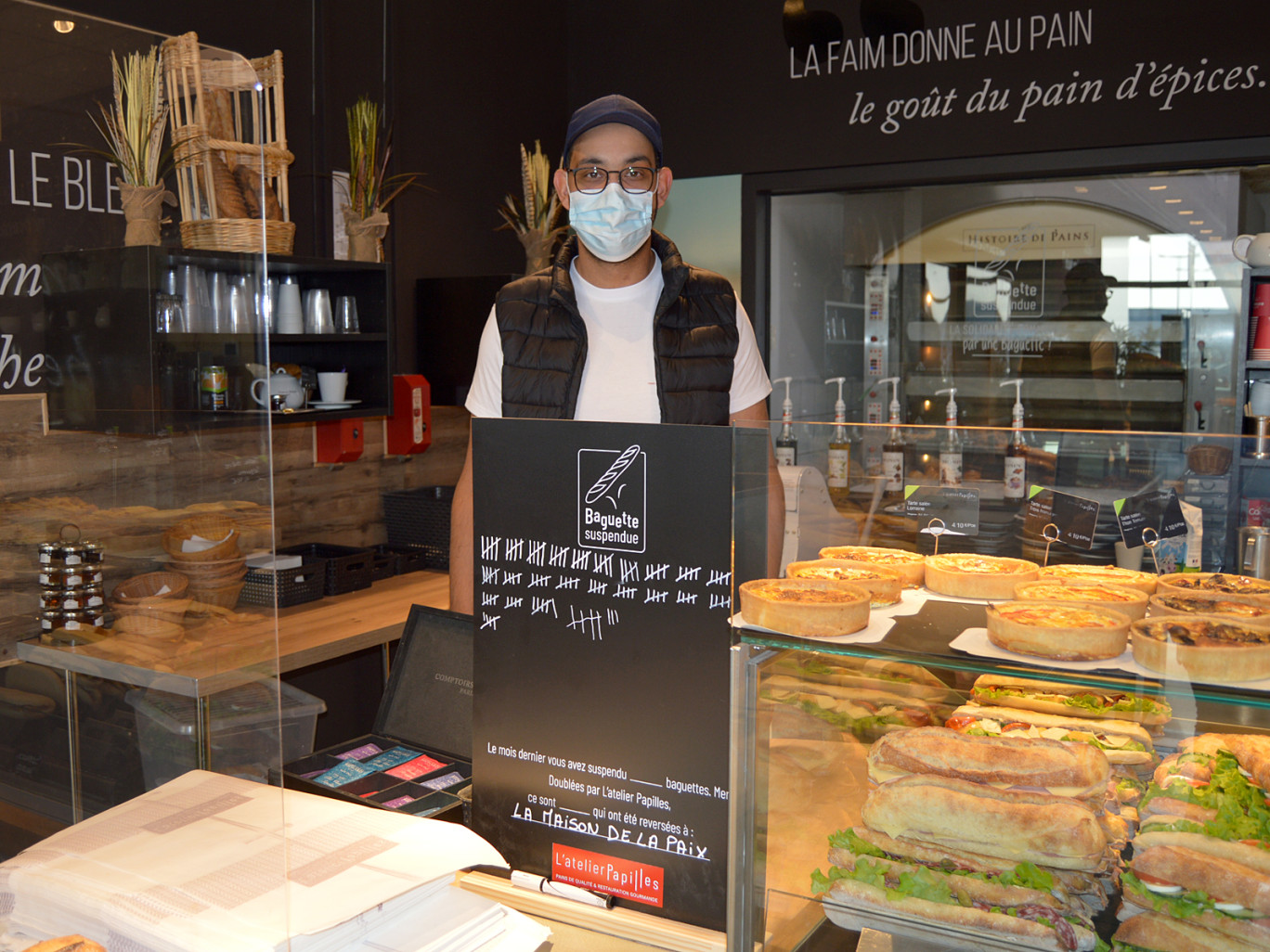 Le concept de baguette suspendue lancée par Khalid Touimi pendant le confinement est repris par l’enseigne au niveau national.