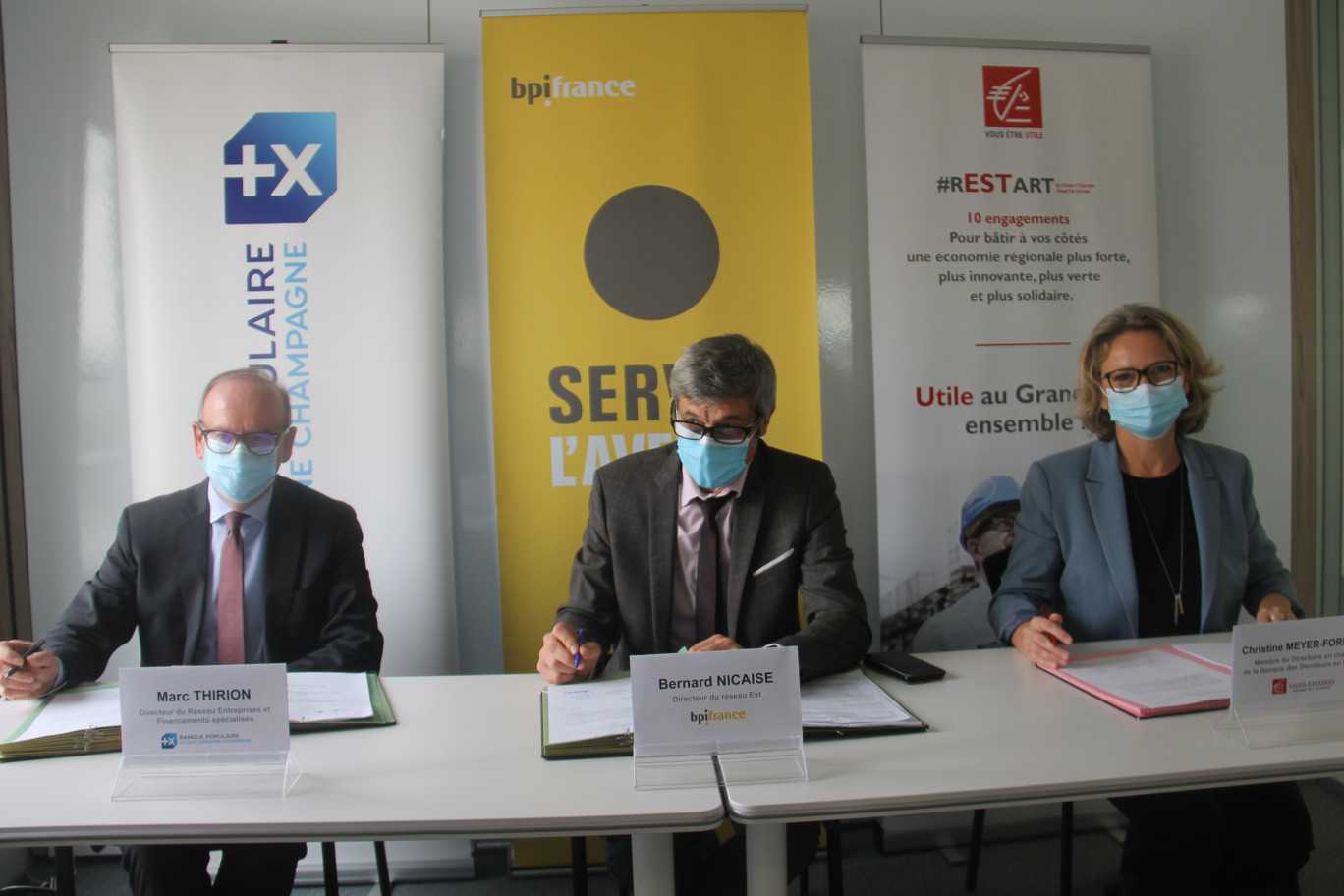 Marc Thirion, directeur du réseau entreprises et financements spécialisés de la BPALC, Bernard Nicaise, directeur du réseau Est de Bpifrance et Christine Meyer-Forrler, mandataire en charge de la banque des décideurs en région pour la CEGEE viennent de signer une convention de partenariat pour favoriser le développement des entreprises à l’export.