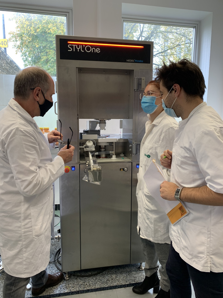 ©Powder On StylOne, le simulateur de compression pour la création de comprimés, aide les industriels à mettre en place de nouveaux procédés.