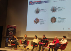 Fadela Benrabia, préfète pour l’égalité des droits, Pascale Le Gendre, administratrice  en charge des questions d’égalité  et de la diversité à la DGSCGC, Victoire Lantreibecq, directrice de cabinet du préfet de l’Oise, Chemseddin Hermi, référent national égalité-diversité à la Fédération nationale des sapeurs-pompiers de France, Brigitte Jullien, présidente de l’association Femmes de l’Intérieur et la colonelle Muriel Soria, qui commande le groupement de gendarmerie départemental de l’Oise.  © Aletheia Press / DLP
