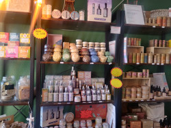 Vrac, épicerie salée, sucrée, produits ménagers… la boutique de Neuilly-en-Thelles offre une grande diversité de choix. © Aletheia Press / D. La Phung