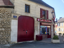 En parallèle de l’établissement, la cheffe d’entreprise souhaite développer une offre traiteur et une gamme de conserves locales. © Aletheia Press / D. La Phung