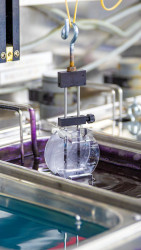 Nocavel fabrique neuf millions de verres optiques par an. © Marie-Line Waroude