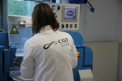 Depuis six ans et le rachat d&#039;Alkor par Canadian General Tower, l&#039;usine de Liancourt a investi dans la recherche et développement et s&#039;est équipée d&#039;un laboratoire. Ella a aussi investi dans un mélangeur. © Aletheia Press / B.Delabre