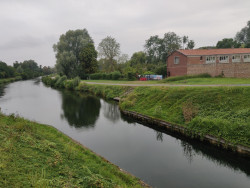 Depuis le site, il est possible de se rendre vers Corbie ou Morcourt. © Aletheia Press / DLP