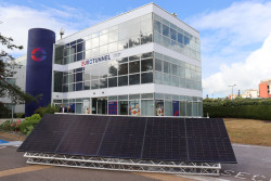 80 000 panneaux solaires seront installés sur le parking d&#039;Eurotunnel. © Aletheia Press / M.Asperti 
