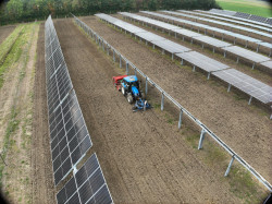 Les panneaux photovoltaïques de la Grappe du Tardenois protégeront les cultures tout en produisant de l’électricité renouvelable. © European Energy