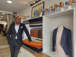 Saint Lacroix Ngotis a ouvert sa boutique L’art du sur-mesure Paris en juin à Compiègne. © Aletheia Press / D. La Phung Saint Lacroix Ngotis a ouvert sa boutique L’art du sur-mesure Paris en juin à Compiègne. © Aletheia Press / D. La Phung