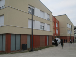 La résidence Marguerite Yourcenar comprend 55 logements pour 83 places. 