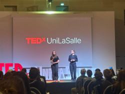 De mini-conférences ont été organisées durant la soirée. 