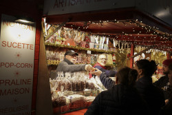 Plus de cent chalets sont installés dans le centre-ville jusqu au 30 décembre. © Laurent Rousselin - Amiens Métropole