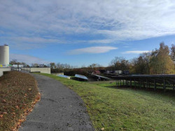 Les stations d’assainissement disposent toutes les deux d’un bel espace de terrain disponible pour l’installation de ces panneaux solaires.