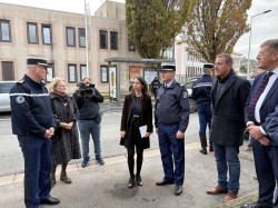 Ce local est situé en face de la brigade de gendarmerie de Laon et du groupement de l&#039;Aisne.