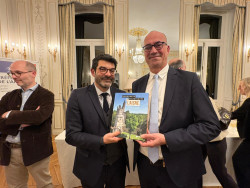 Hilaire Multon, directeur de la Drac Hauts-de-France et Hervé Chopin, directeur des éditions Hervé Chopin présentent le livre.