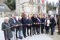 Les élus ont inauguré la place. (c) ville de Château-Thierry