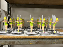 Depuis la fusion avec Abysse Corp, Fariboles réalise également des figurines sous licence Disney comme Fée clochette.