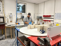 Chaque pièce de la figurine est moulée. 