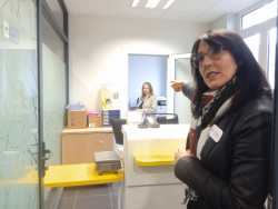 L’agence postale ressemble désormais à un «vrai» bureau de poste grâce au don de mobilier effectué par La Poste.