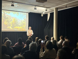 Chaque candidat s&#039;est présenté devant un public. 