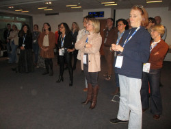 Les comédiens de la compagnie «Les pieds sur scène» ont fait le plein pour l’atelier «Communication intergénérationnelle». 