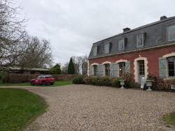 Cette année, la journée de recrutement organisée par SIM agences d’emploi se tenait dans le hameau de Bézencourt. © Aletheia Press / DLP