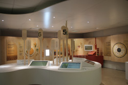 Situé au cœur de l'école UniLaSalle, l'espace pédagogique aborde l'agroécologie via six thématiques et de manière très interactive. ©Aletheia Press / B.Delabre