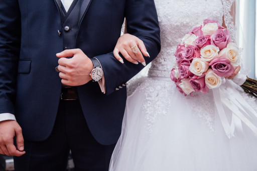 À Thionville, DB Carré Atelier crée la robe de mariée de vos rêves