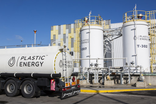 ExxonMobil et Plastic Energy s'associent pour construire une usine de recyclage de plastique