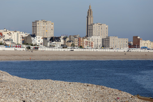 La Ville du Havre présente une charte pour une plage écoresponsable