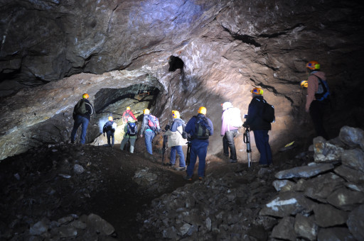 Descente dans une mine de montagne en Savoie