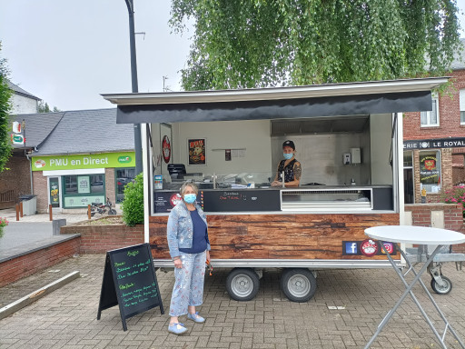 Saint-Pierre-en-Val : le succès au rendez-vous pour les sushis de Chez Titine