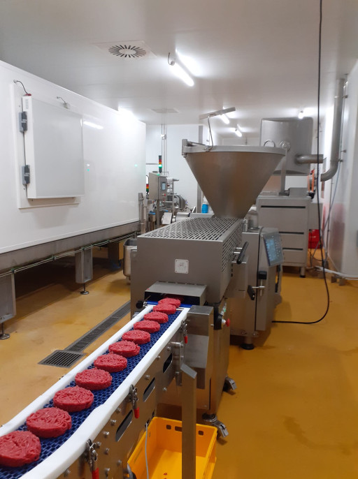 Le nouvel atelier d’Adequat Vosges lance la production de steaks hachés surgelés
