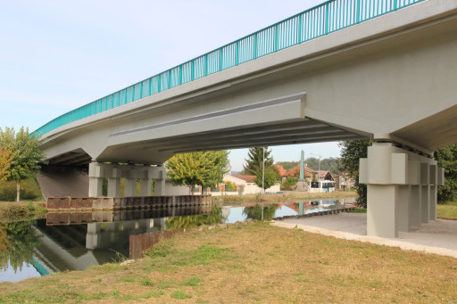 Nouveau pont à l’entrée Sud de Void-Vacon sur la RD964