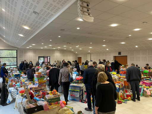 La salle des fêtes de Tronville-en-Barrois s’anime grâce à la Nuit du Shopping