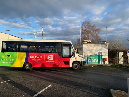 Le premier autocar scolaire motorisé au GNV circule en Normandie