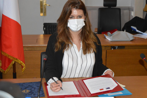L'État signe les premiers contrats d'engagement républicains à Beauvais
