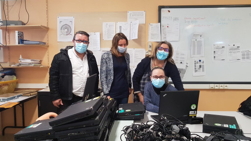 La CAF de la Côte-d’Or offre des ordinateurs portables à l’école Gambetta de Chenôve