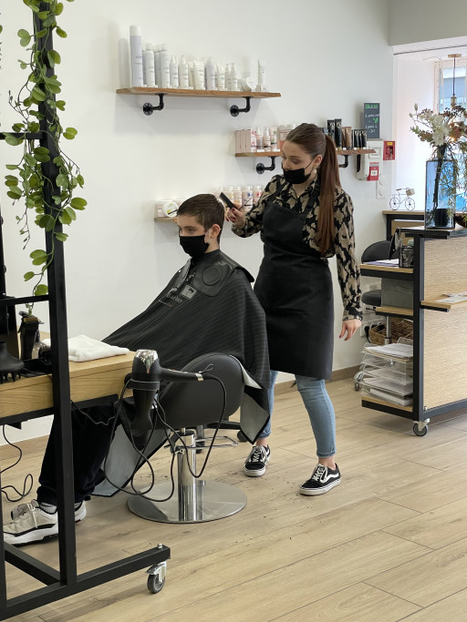 22 Bis, un concept de salon de coiffure parisien à Soissons