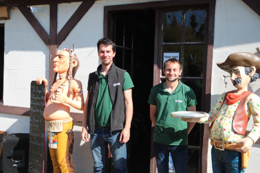 Le Far-West aux Autruches : Grand air, tipi, burgers et animaux